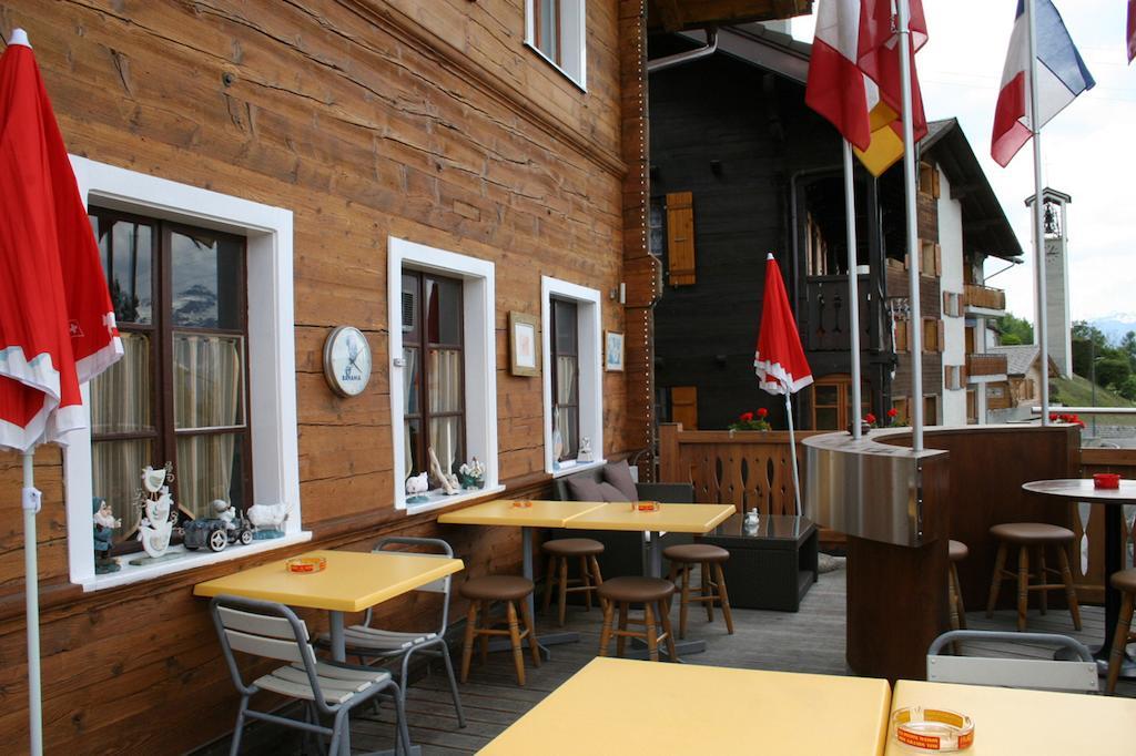 Cafe De La Poste *
