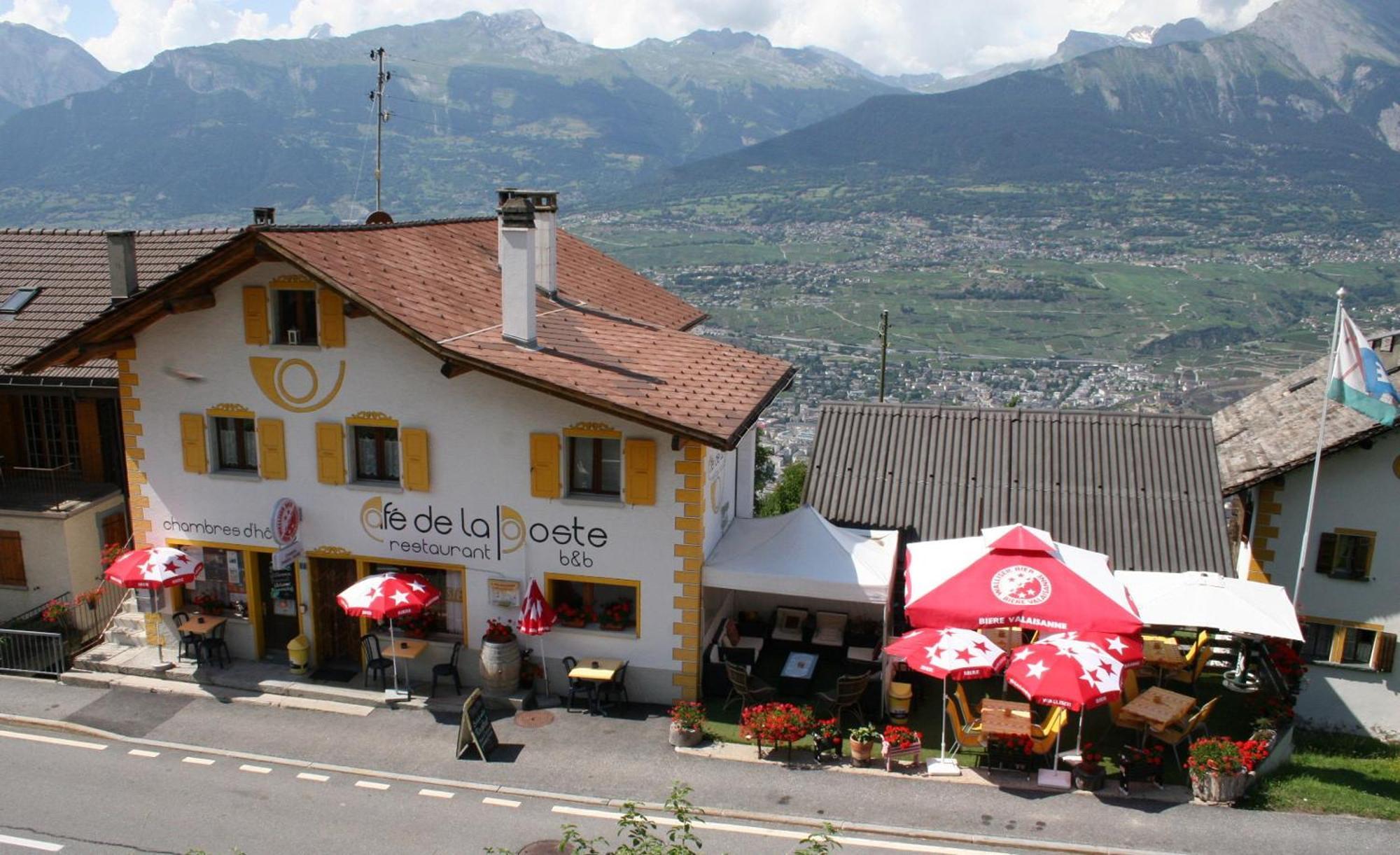 Cafe De La Poste
